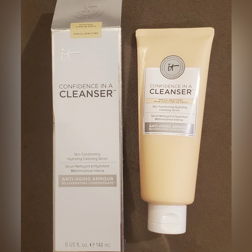 IT Cosmetics Confidence in a Cleanser